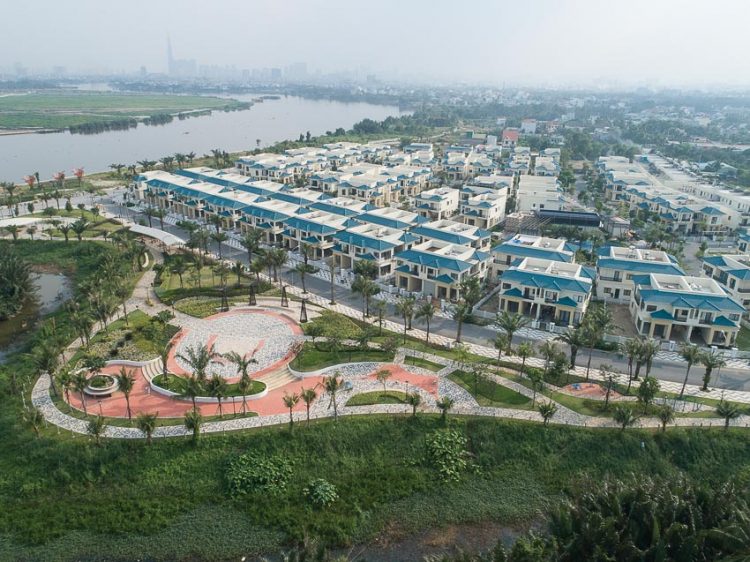 Toàn cảnh khu dân cư cao cấp Senturia Vườn Lài cạnh sông Sài Gòn tại đường Vườn Lài, phường An Phú Đông, quận 12, TP.HCM