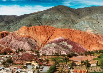 Những dãy núi nhiều sắc màu do biến đổi địa chất 2