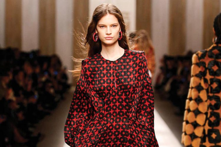 Xu hướng: Sắc đỏ cho mùa cuối năm