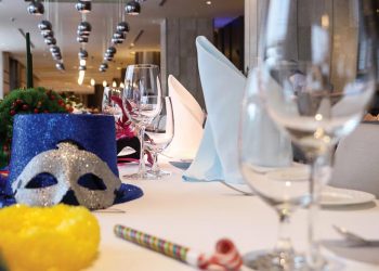 Tiệc tối tự chọn đêm Giao thừa