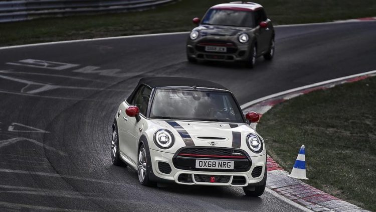 Hatchback MINI Cooper S JCW 2019 được nâng cấp nhẹ giữa vòng đời