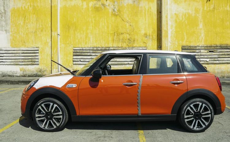 Hình ảnh xe MINI màu Cam Solaris hoàn toàn mới