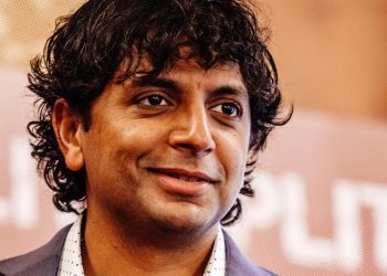 M. Night Shyamalan – Đem đến một thế giới siêu anh hùng kỳ lạ