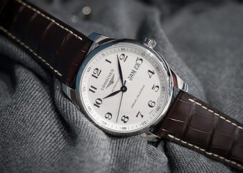 5 mẫu đồng hồ lịch thường niên tạo ấn tượng cho khởi đầu năm 2019 15