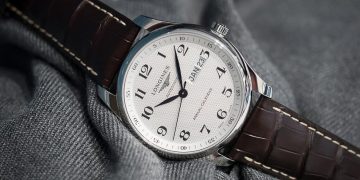 5 mẫu đồng hồ lịch thường niên tạo ấn tượng cho khởi đầu năm 2019 15