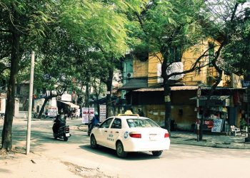 con phố nhỏ Cao Bá Quát 1