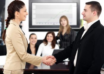 Động viên và giữ lại nhân tài thời khủng hoảng