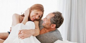 Giữ mãi tuổi xuân với tần suất quan hệ tình dục khoa học