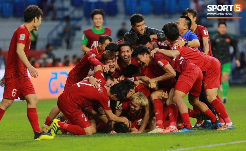 Việt Nam vào tứ kết Asian Cup 2019 