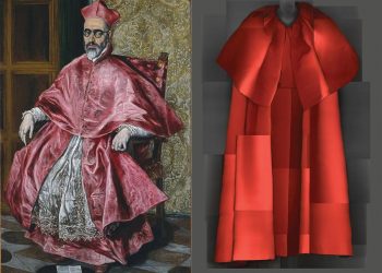 Chân dung Hồng y Fernando Niño de Guevara (1541-1609), được El Greco vẽ khoảng năm 1600, bên cạnh là thời trang của nhà tạo mốt Cristóbal Balenciaga trong bộ sưu tập Thu-Đông 1954-1955