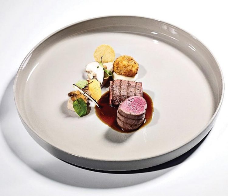 Thưởng thức ẩm thực châu Âu từ sao Michelin trẻ tuổi nhất Michael Dyllong