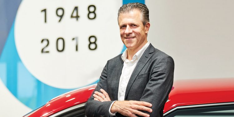 Porsche mang thương hiệu đến gần khách hàng hơn