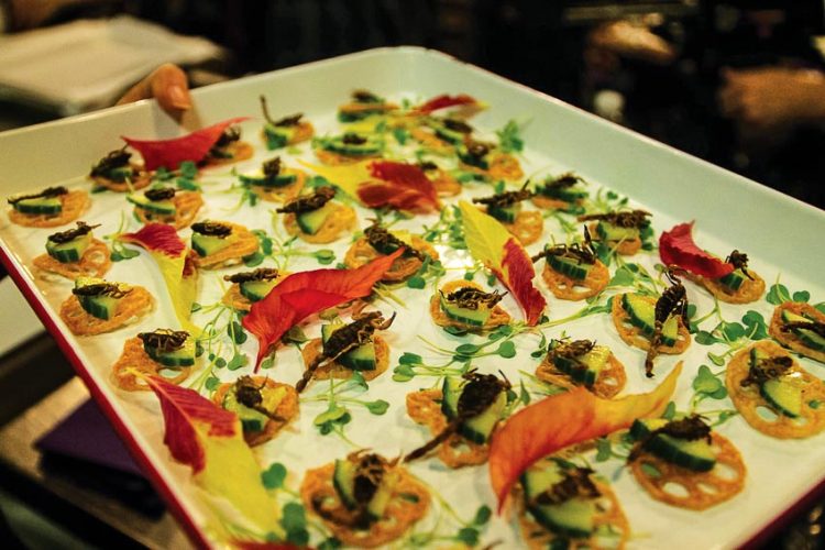 Củ sen chiên bọ cạp