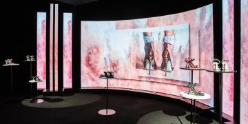 Bộ sưu tập Xuân-Hè 2019 của Giuseppe Zanotti: Tôn vinh nét đẹp của người phụ nữ 2