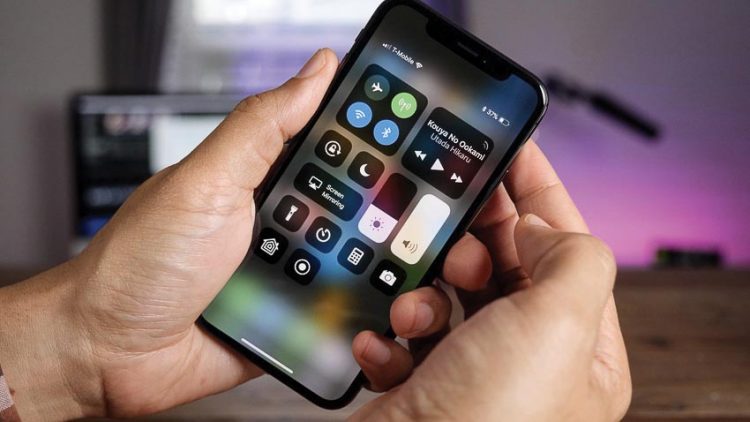 Điện thoại thông minh iPhone X sắp bị ngưng sản xuất vì doanh số không đạt đến mức dự kiến