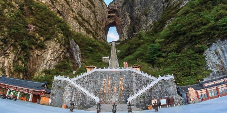 Phượng Hoàng cổ trấn