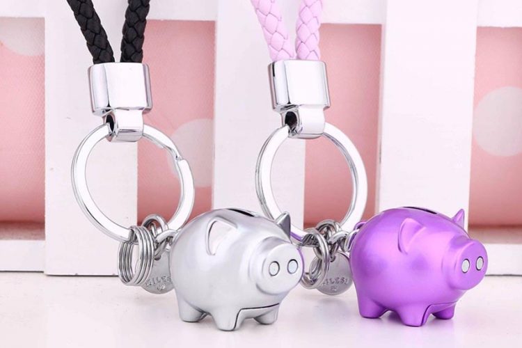 Phụ kiện hình chú heo đáng yêu cho năm Kỷ Hợi