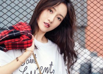 Sắc đỏ “hồng bao”: Tết rạng ngời cùng Kenzo và Saint Laurent