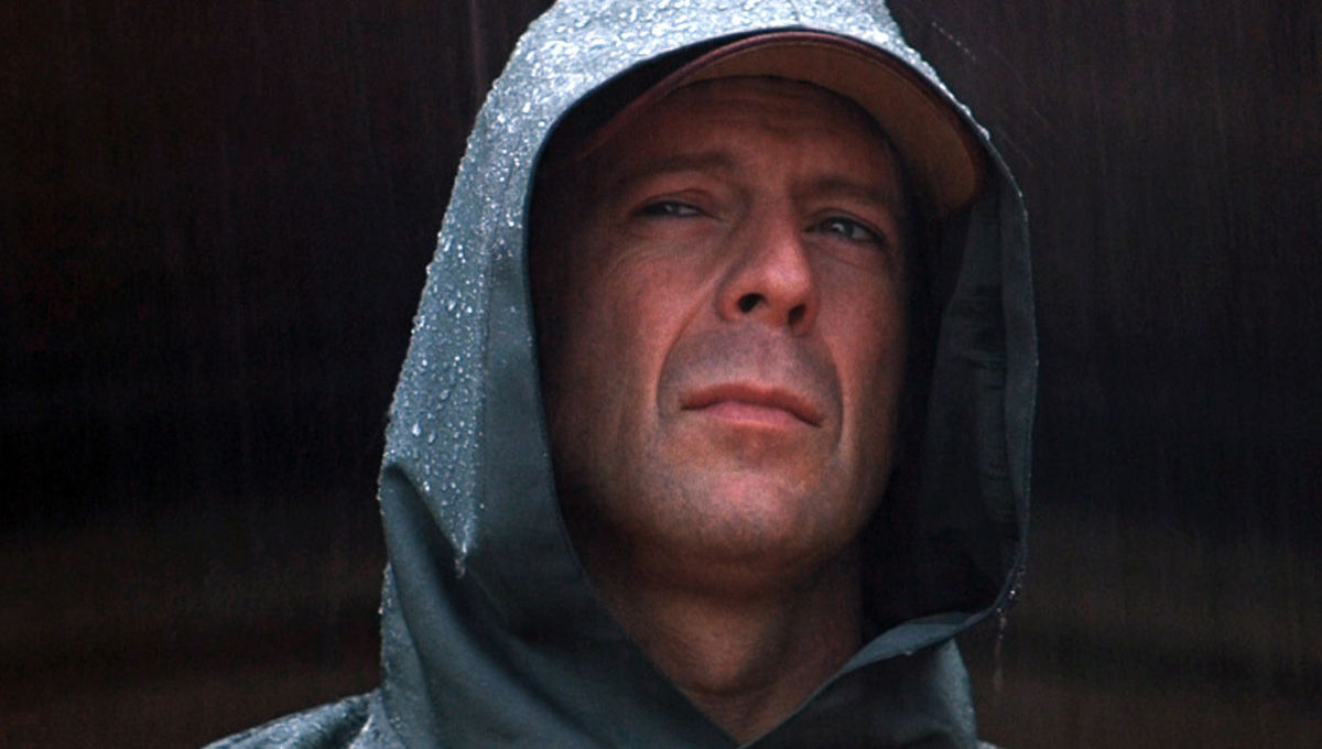 Diễn viên Bruce Willis trong phim Unbreakable