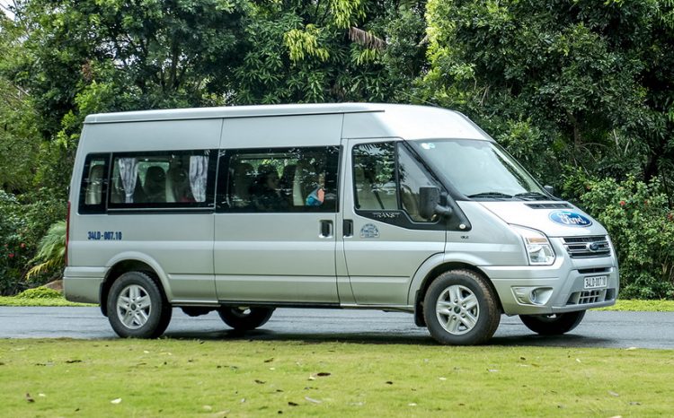 Ford Việt Nam công bố giá mới của dòng xe Ford Transit