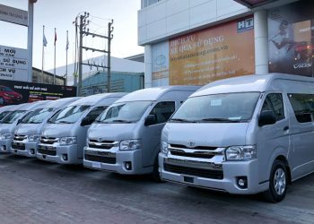 Toyota bàn giao gần 200 xe Hiace cho Phương Trang