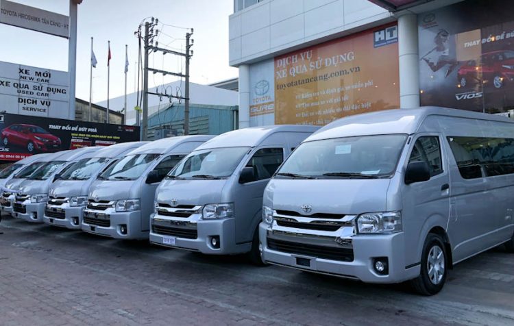 Toyota bàn giao gần 200 xe Hiace cho Phương Trang
