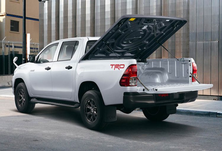 Toyota Hilux Black Rally 2