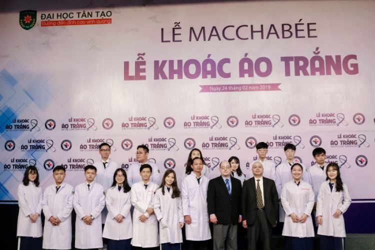Sinh viên khoa Y Đại học Tân tạo tổ chức lễ Macchabée tri ân những người hiến thi hài