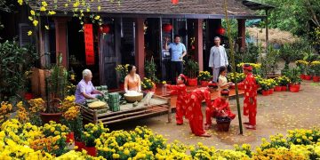 Ngay giữa thời đại 4.0, các phong tục ngày Tết của người Việt vẫn còn được giữ gìn, dù đã thay đổi nhiều theo thời gian. Ảnh: Hồng Giang