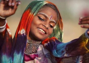 Đôi mắt hút hồn của người Ấn Độ qua ống kính nữ NAG Ba Lan Magdalena Bagrianow