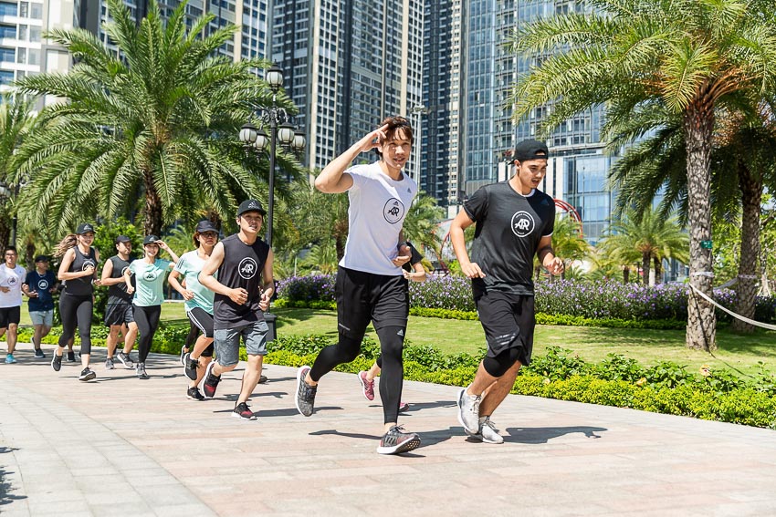 Adidas “bắt tay” cùng hàng ngàn runner tạo giày chạy Ultraboost 19 2