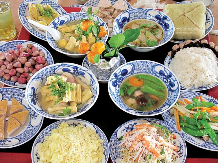 Mâm cỗ ngày tết miền Bắc