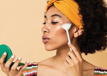 Trang điểm đẹp hơn với phấn bắt sáng 3