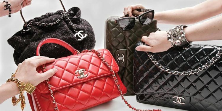 Quyến rũ hơn với sắc đỏ và đen 1