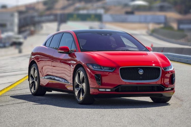Mẫu xe Jaguar I-PACE đoạt giải thưởng Xe của năm 2019 tại châu Âu