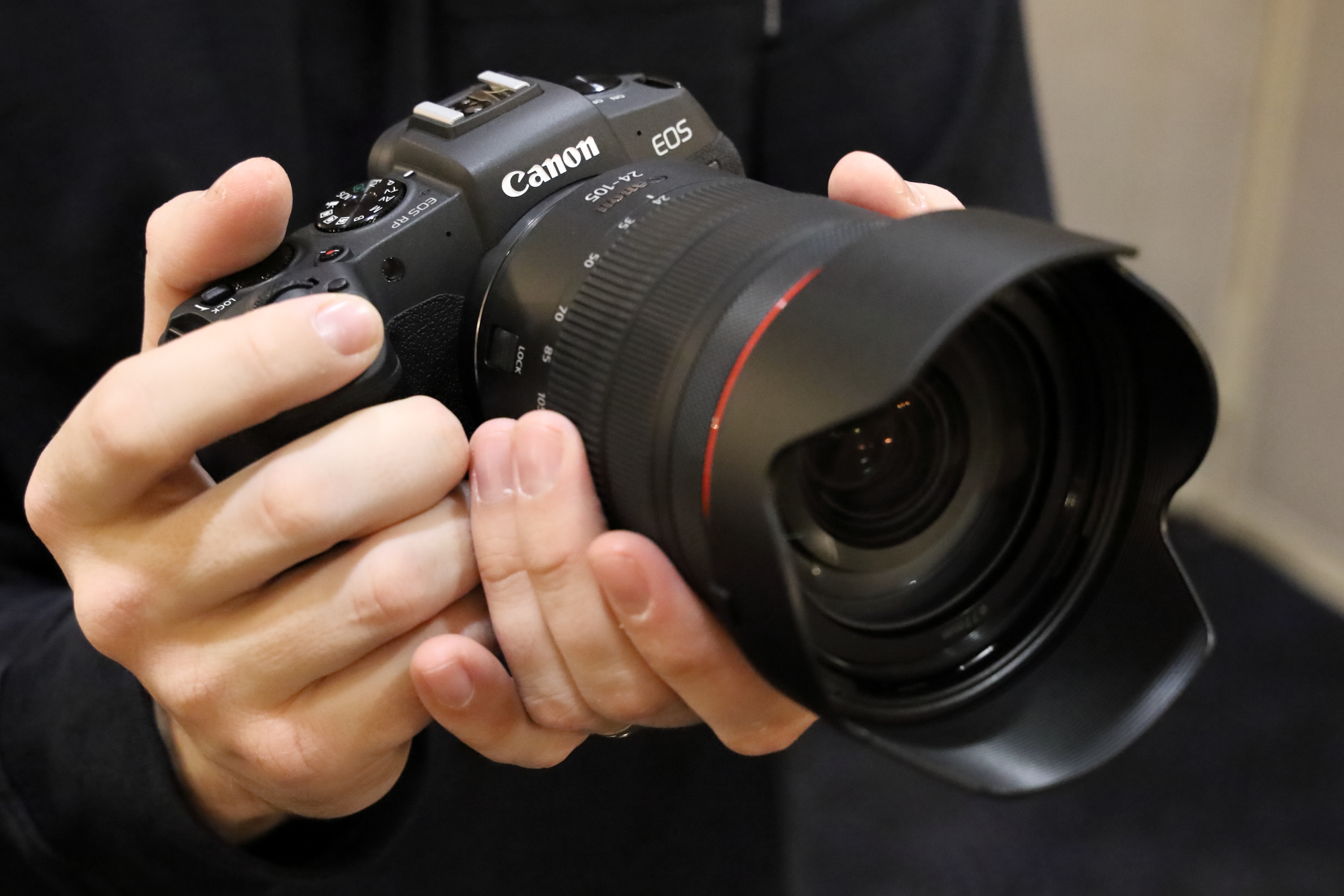 Máy ảnh Canon full-frame EOS RP siêu gọn nhẹ - 2
