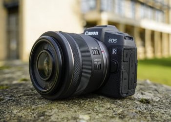 Máy ảnh Canon full-frame EOS RP siêu gọn nhẹ