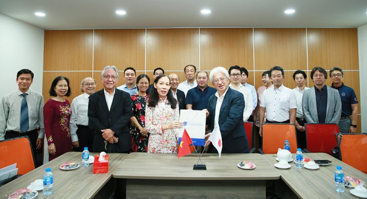 DH van lang khoa y duoc tiep doan hiep hoi nhat ban - 1