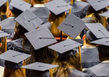 Triệt phá đường dây triệu USD chạy suất vào các đại học danh giá Mỹ