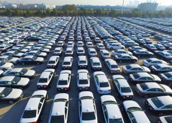 Moody's hạ triển vọng ngành ôtô - 01