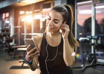 Âm nhạc làm tăng hứng thú tập thể dục