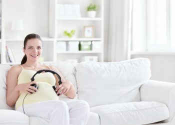 Mẹ bầu cần theo dõi thai kỳ chặt chẽ