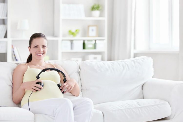 Mẹ bầu cần theo dõi thai kỳ chặt chẽ