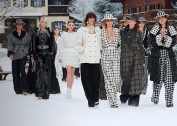 show diễn Bộ sưu tập Chanel Thu-Đông 2019/2020
