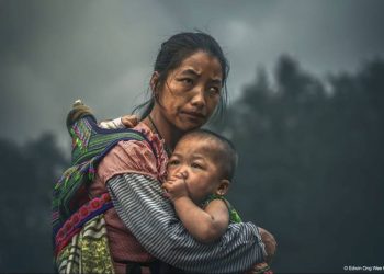 Bức ảnh ba mẹ con người H’Mông Yên Bái đoạt giải đặc biệt tại cuộc thi nhiếp ảnh danh giá - 00