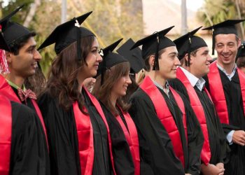 Các CEO nổi tiếng thế giới tốt nghiệp đại học nào? 16