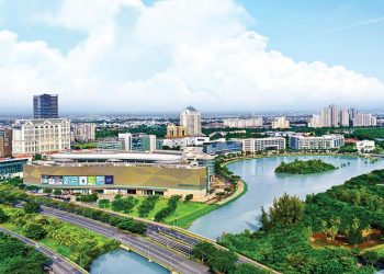 Mua nhà Phú Mỹ Hưng là sở hữu cả không gian sống của một đô thị dịch vụ khép kín với tỷ lệ phủ xanh đến 8,9m2/người và cộng đồng láng giềng có trình độ tri thức cao