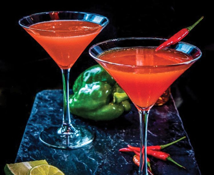 Happy Hour ở Latitude 10