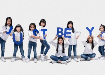 Mỗi gương mặt, một cá tính. Cả 9 bạn nhỏ “nhà” ILA đều tỏa sáng bằng tinh thần vui tươi, dạn dĩ và tự tin thể hiện hết năng lượng của mình trong bộ ảnh “JUST BE YOU”