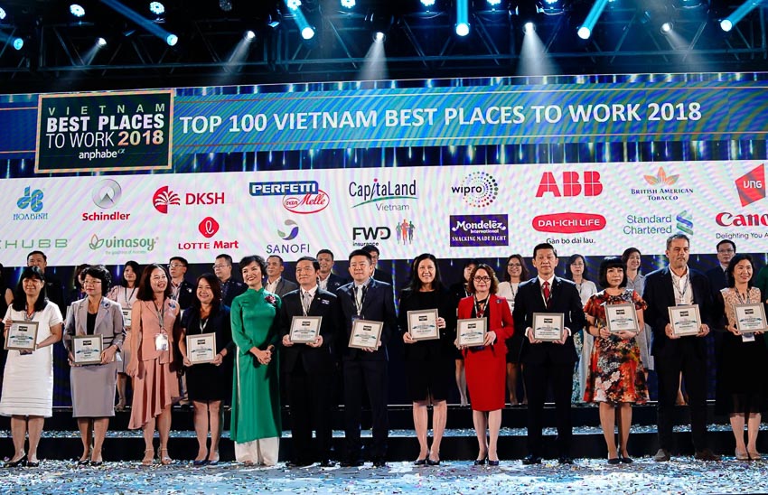 Đại diện Sanofi Việt Nam được vinh danh trong Top 100 nơi làm việc tốt nhất Việt Nam 2018